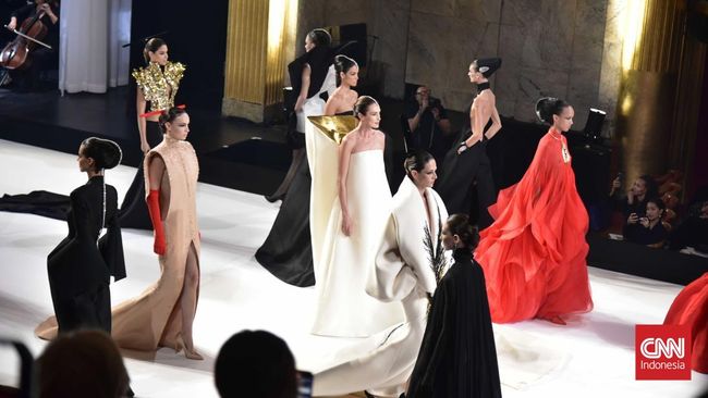 Crescendo Visual dari Haute Couture Stephane Rolland