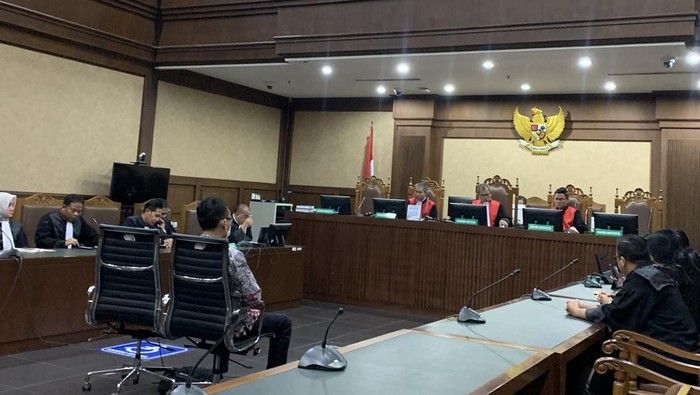 Eks Ketua PN Jaksel Dkk Didakwa Terima Rp 40 M untuk Vonis Lepas Kasus Migor